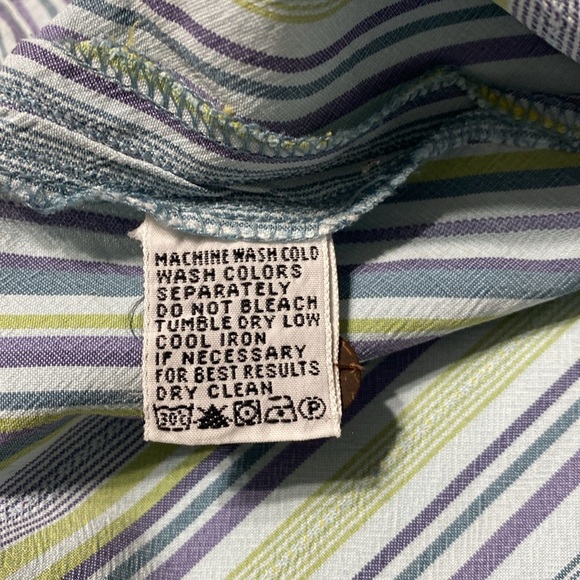 Tommy Bahama men’s silk shirt. Size S - Picture 6 of 6